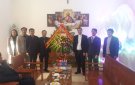 Lãnh đạo huyện Thạch Thành và lãnh đạo xã Thạch Bình thăm và tặng quà chúc mừng giáo xứ nhân dịp NOEL năm 2020