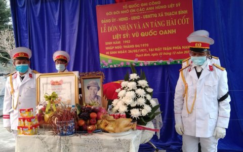 Lễ đón nhận và an táng liệt sỹ tại nghĩa trang xã Thạch Bình